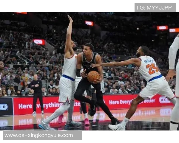 苏群点评马刺表现出色但仍显稚嫩尼克斯下半场展现拼搏精神与强硬防守
