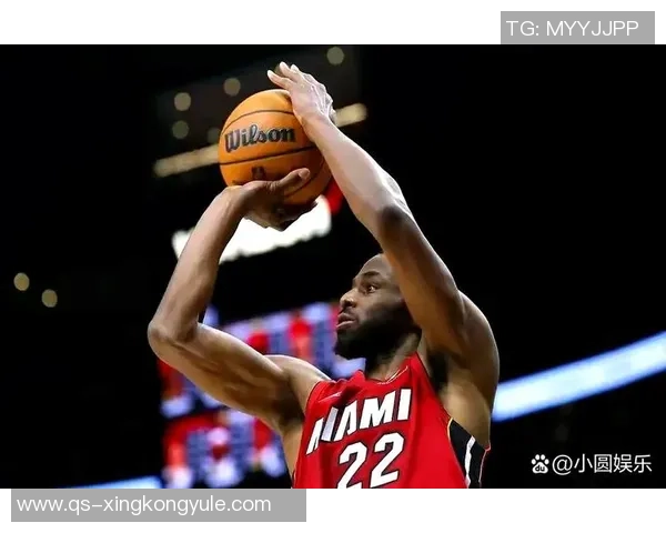 维金斯称赞鲍威尔赛季表现出色第四节关键时刻展现爆发力